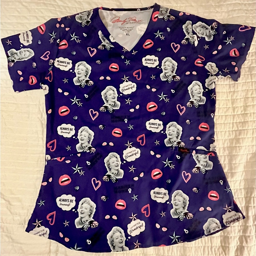 Scrub top sz L/Xl Marilyn Monroe